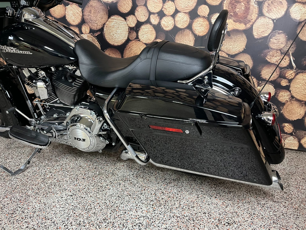 Street Glide®