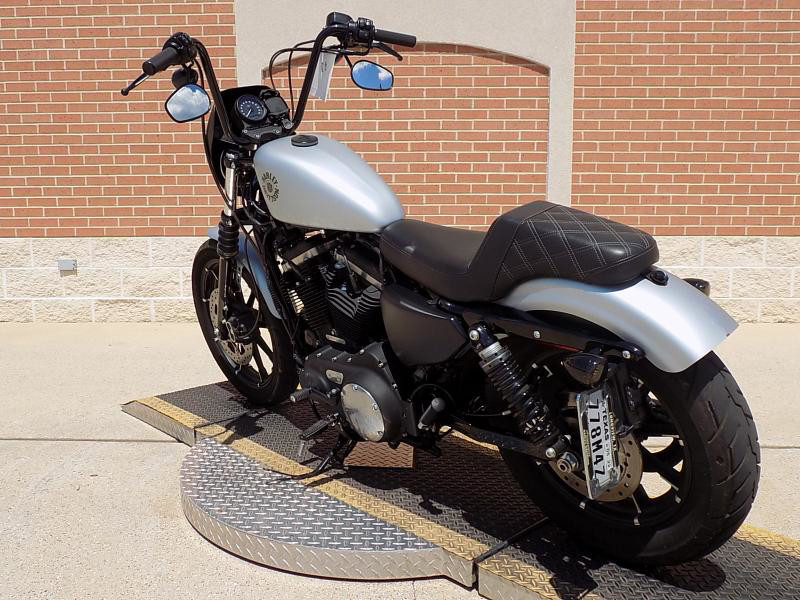 Iron 883®