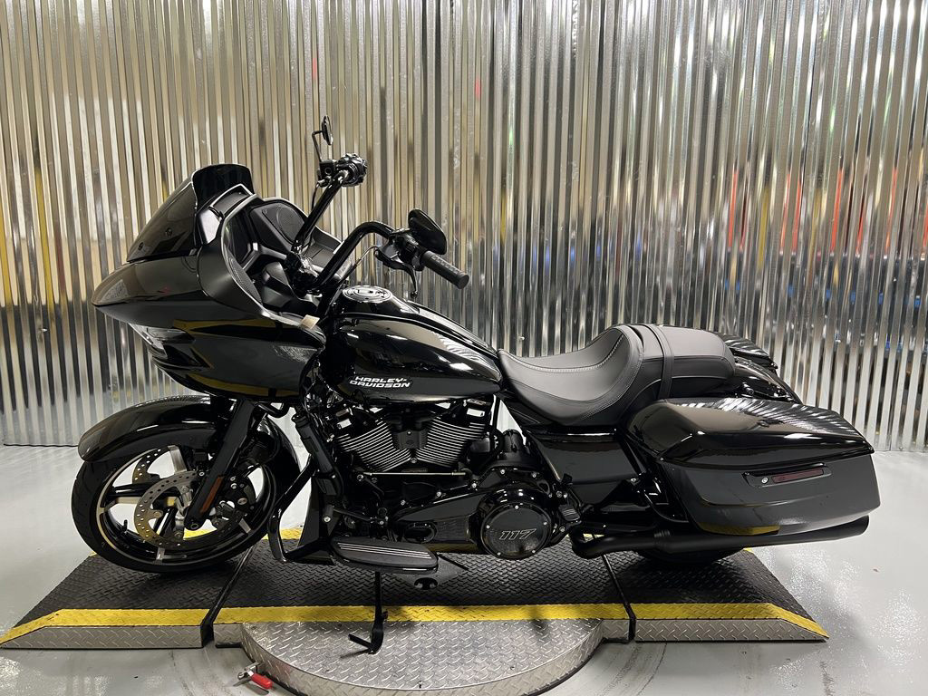 Road Glide®