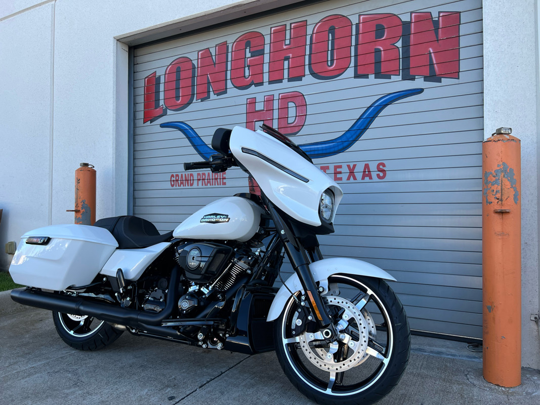 Street Glide®