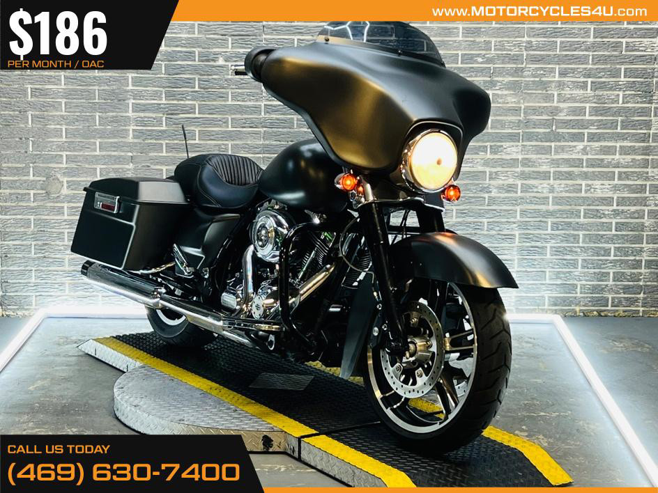 Street Glide®