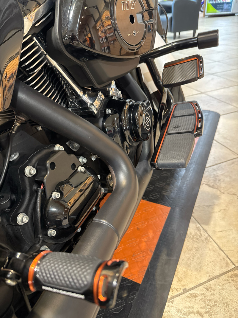 Street Glide®