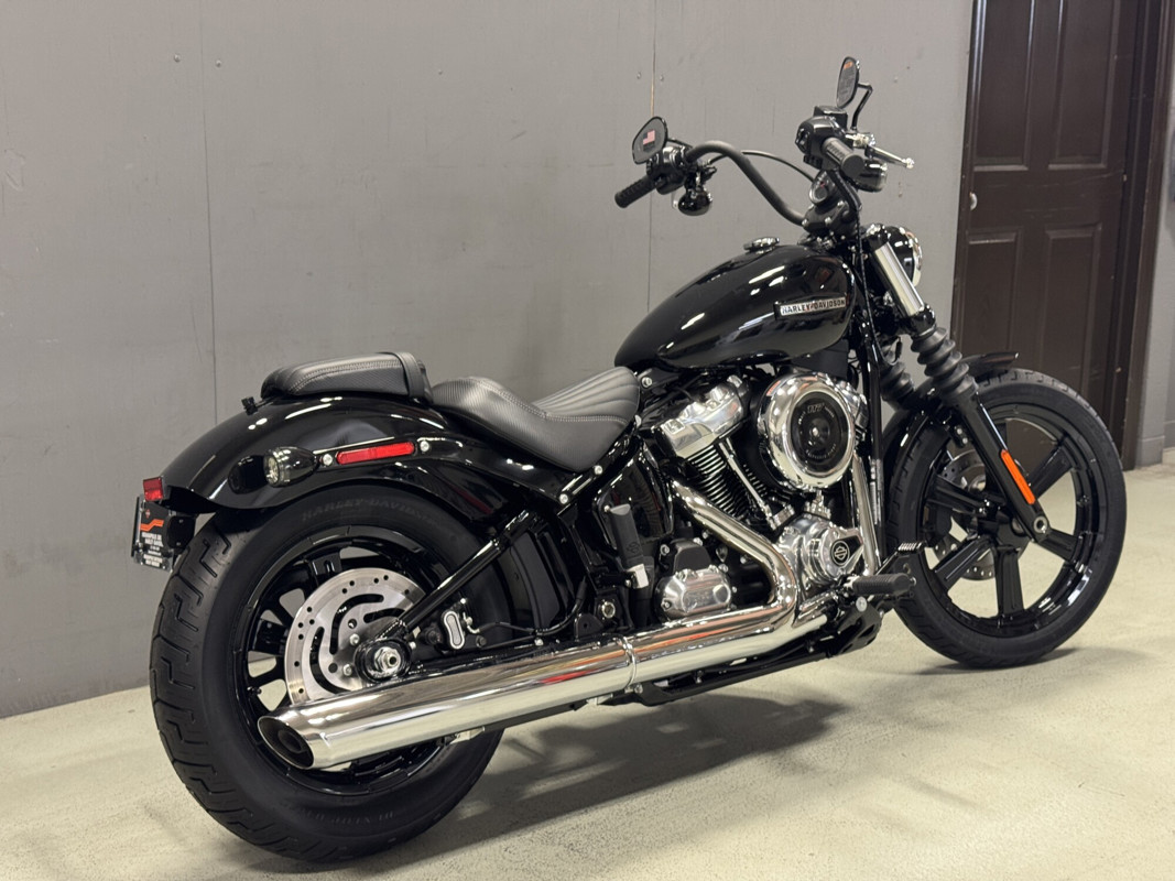 Street Bob®