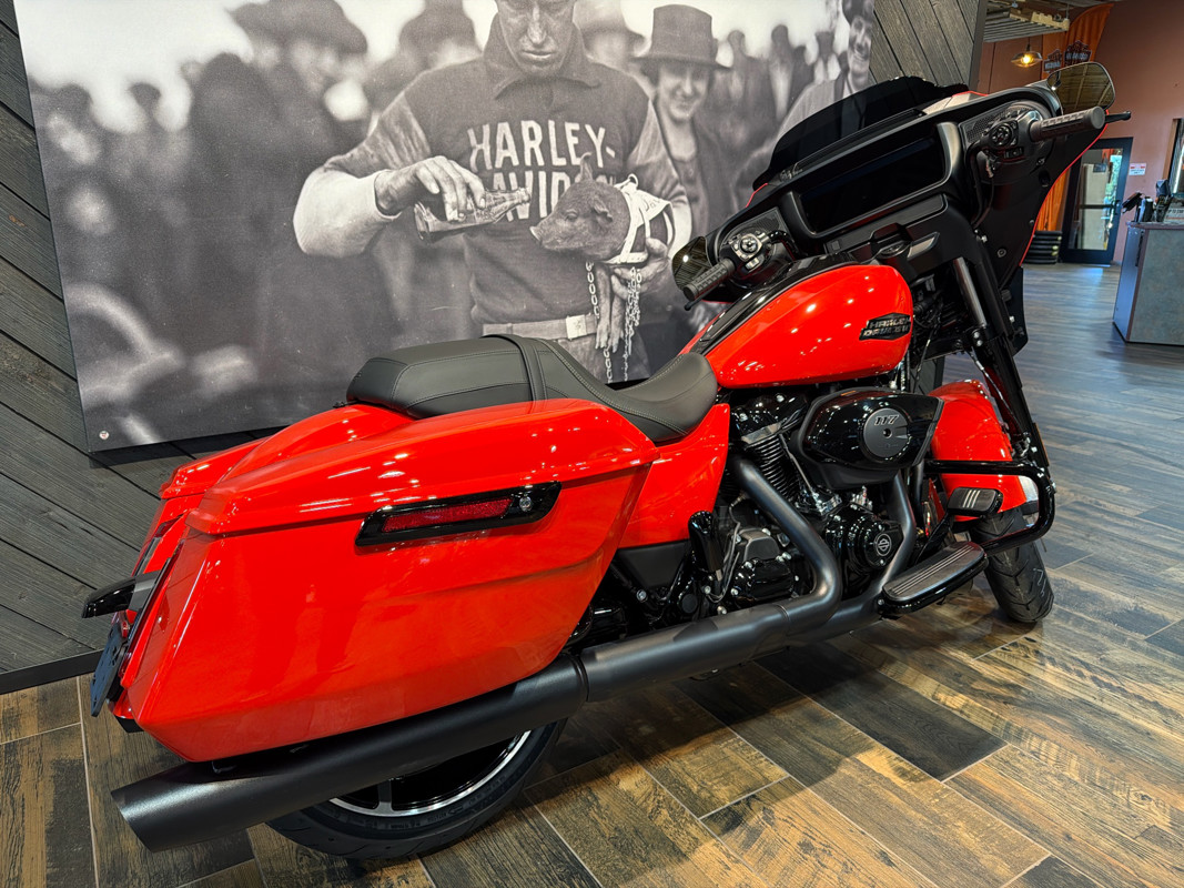 Street Glide®