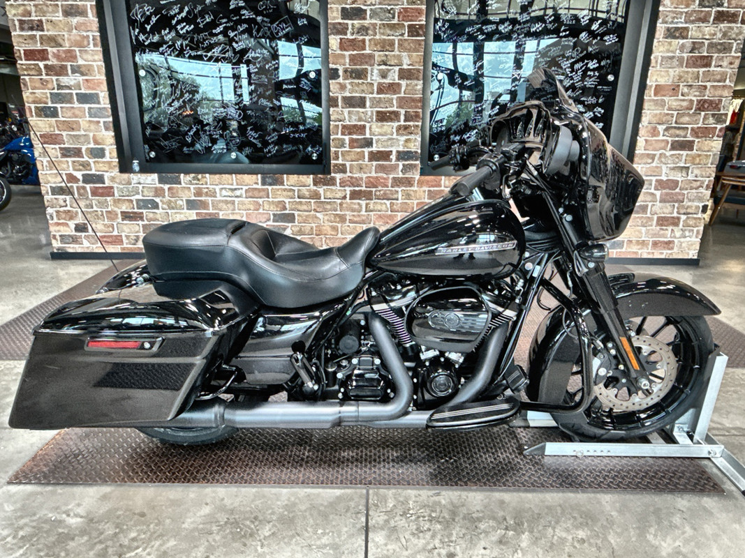 Street Glide® Special