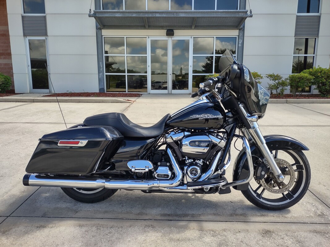 Street Glide®