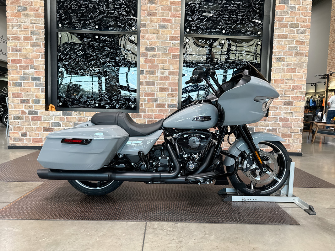 Road Glide®