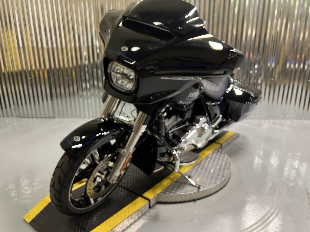 Street Glide®