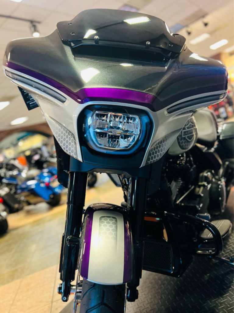 Street Glide®