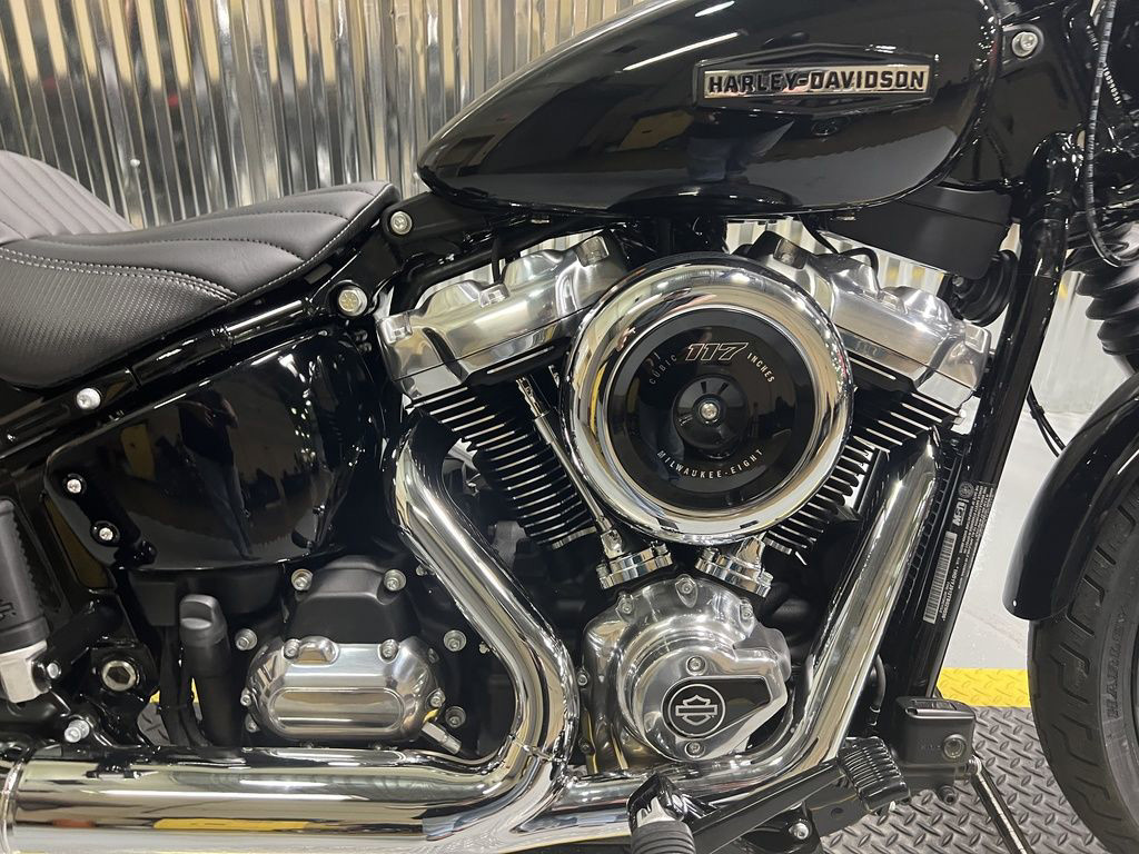 Street Bob®