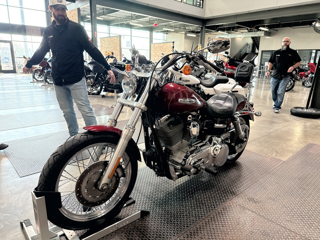 Dyna® Super Glide® Custom