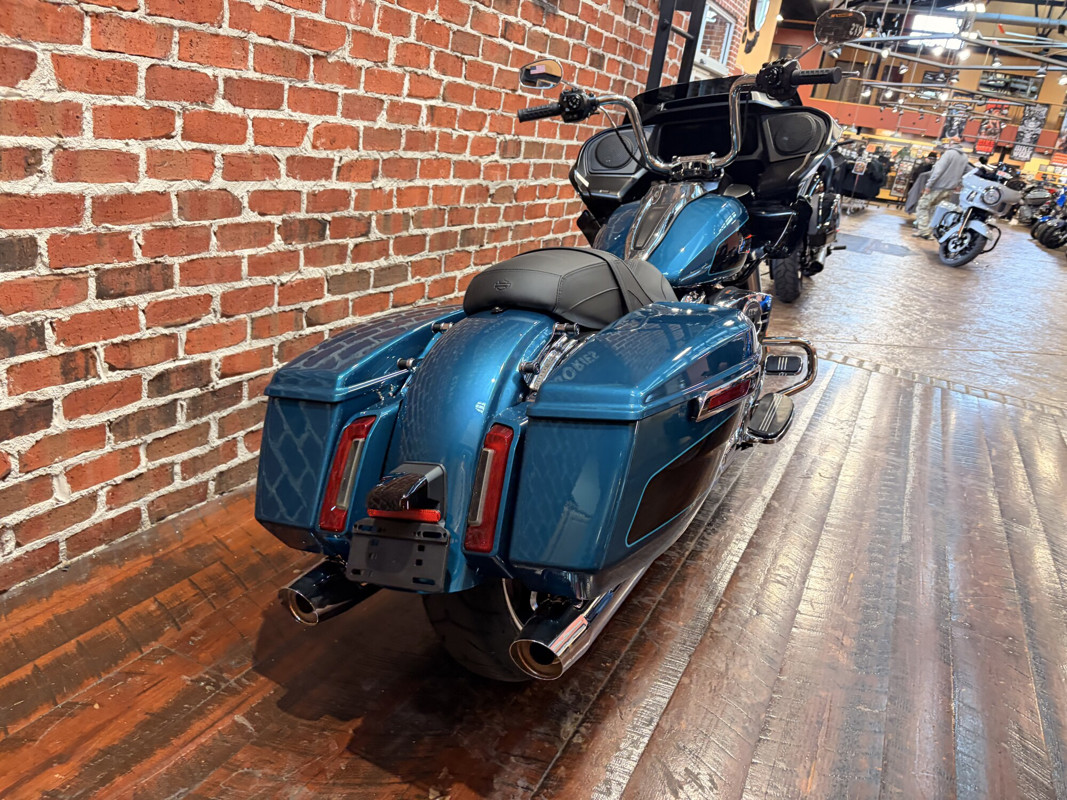 Road Glide®