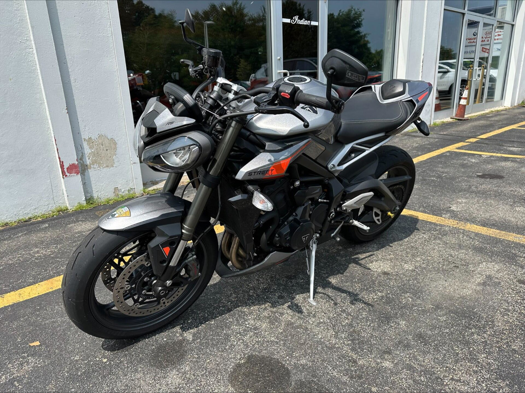Street Triple RS