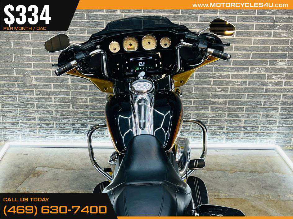 Street Glide®