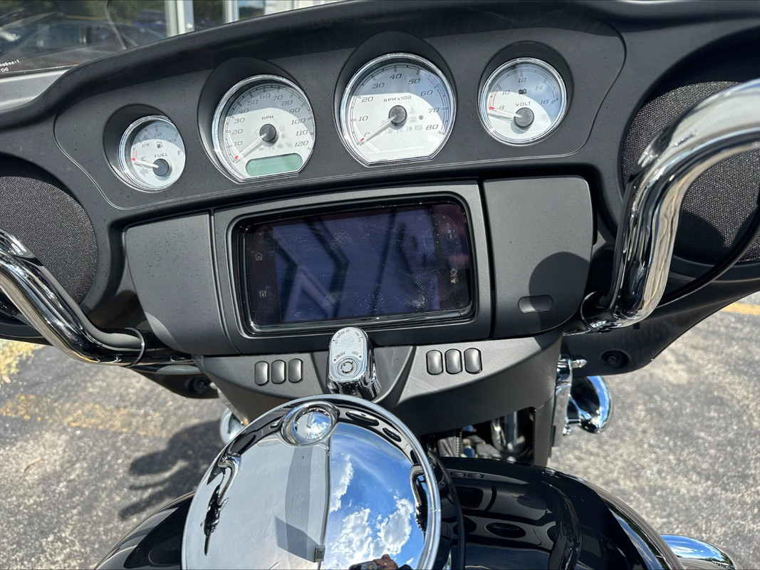 Street Glide®