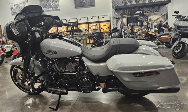 Street Glide®