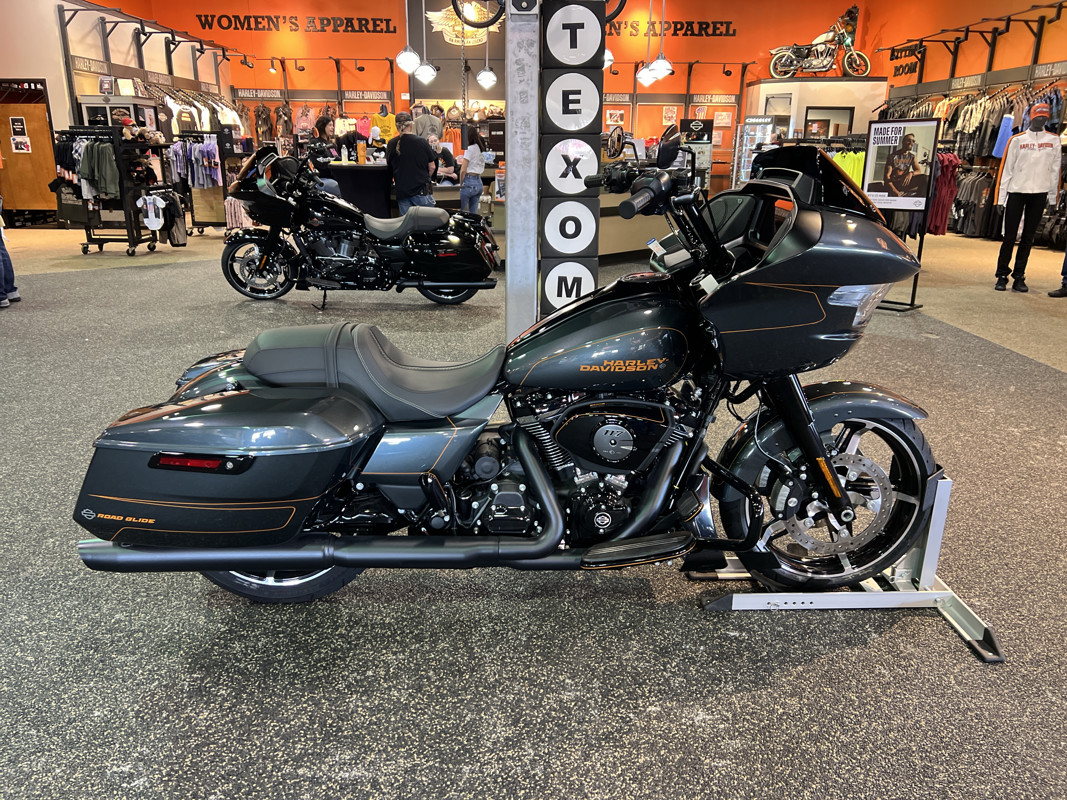 Road Glide®