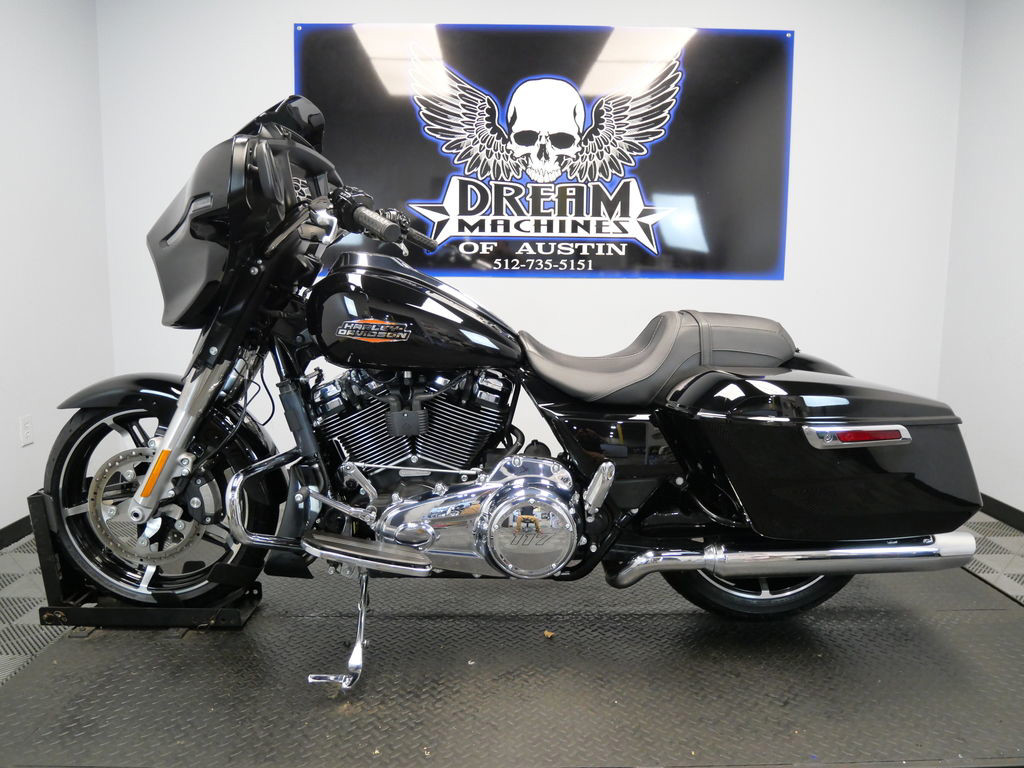 Street Glide®