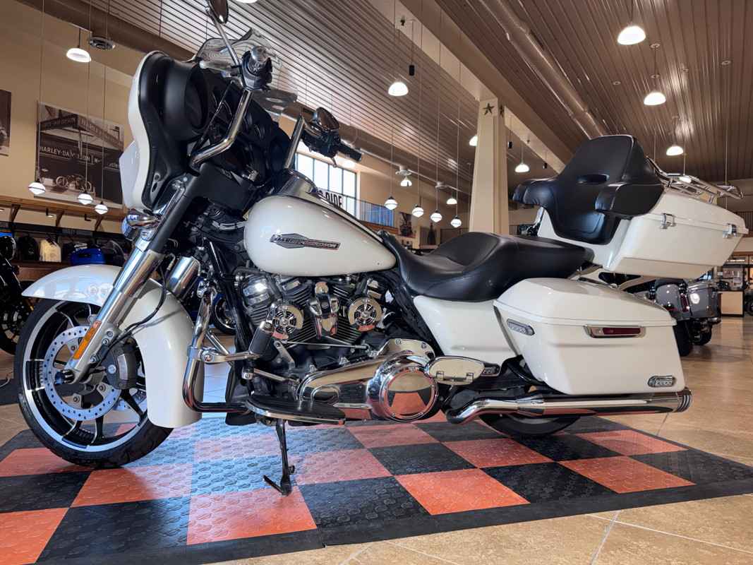 Street Glide®