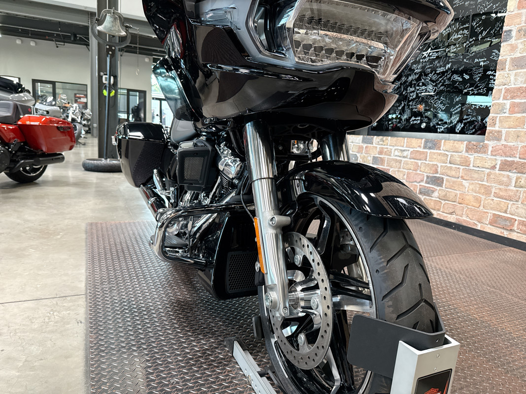 Road Glide®