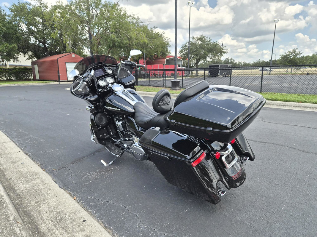 Road Glide®