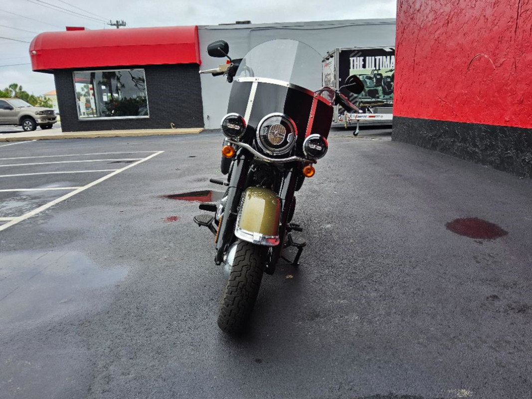 Softail® Heritage Classic 114
