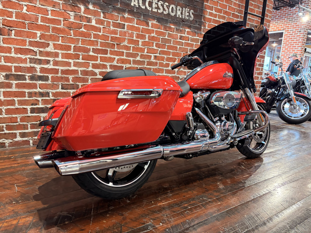 Street Glide®