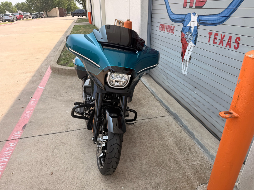 Street Glide®