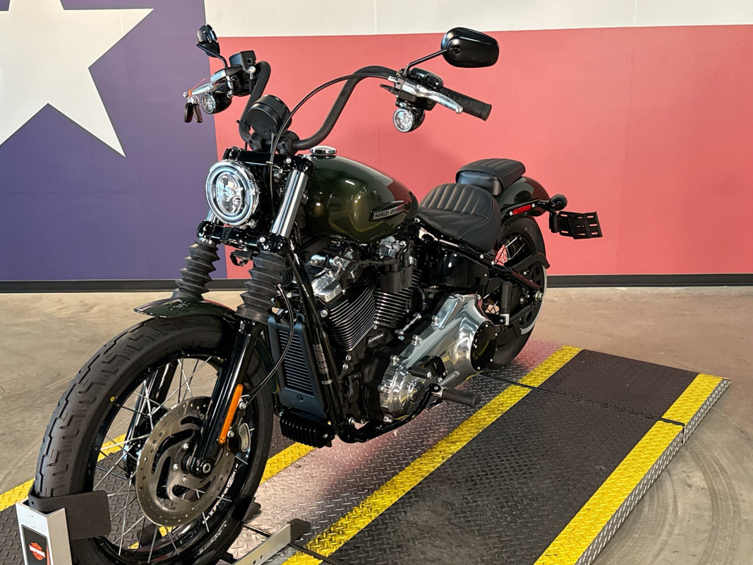 Street Bob®