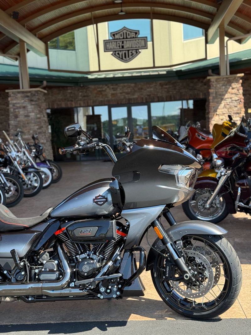 CVO® Road Glide®