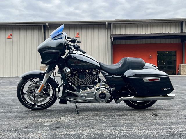 Street Glide®