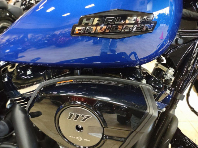 Street Glide®