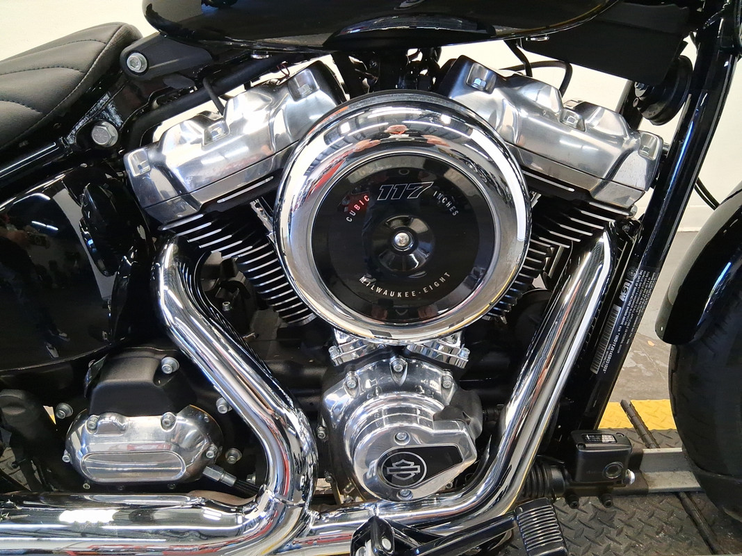 Street Bob®