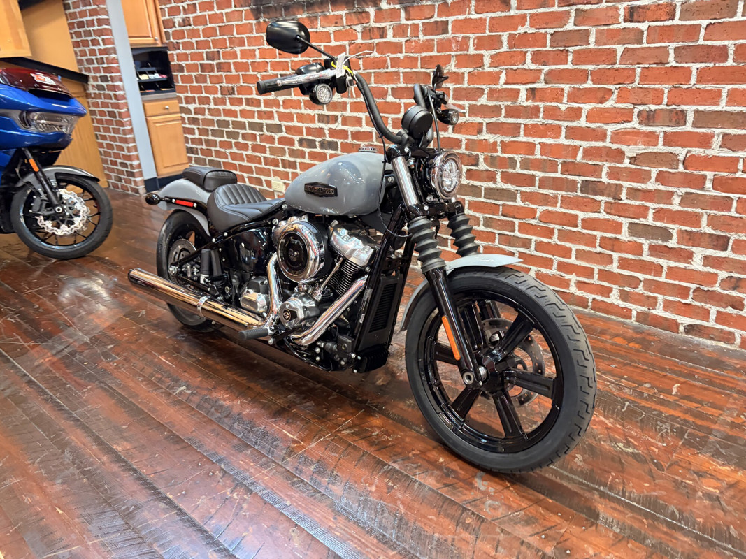 Street Bob®