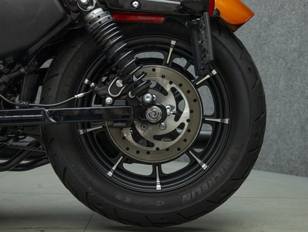 Iron 883®