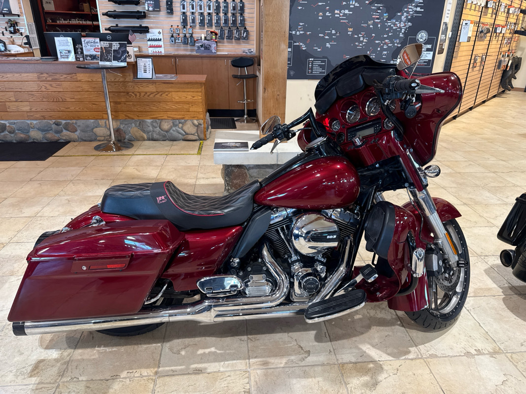 Street Glide®
