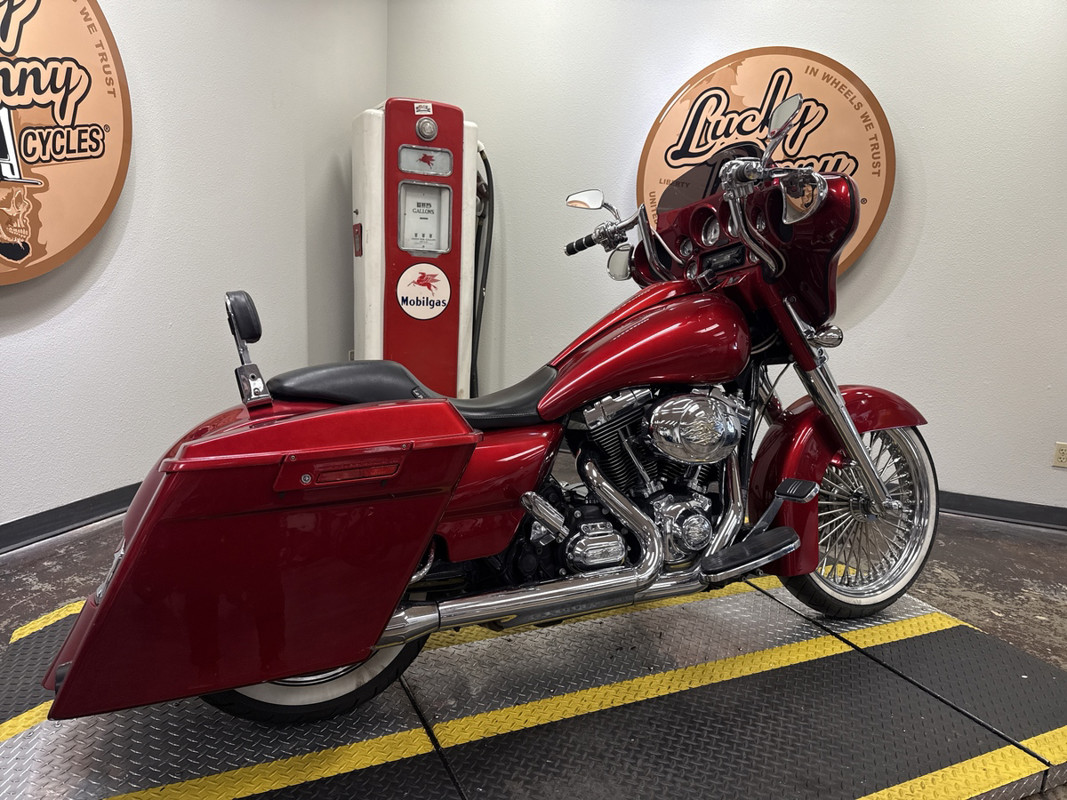 Street Glide®