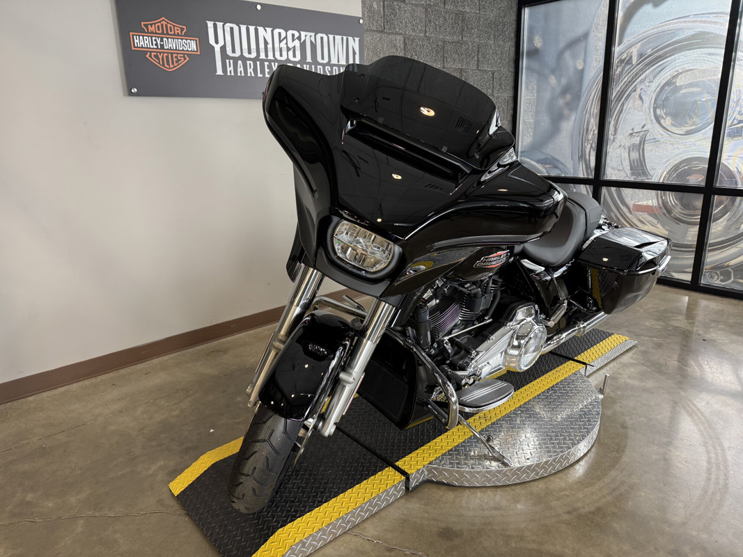 Street Glide®