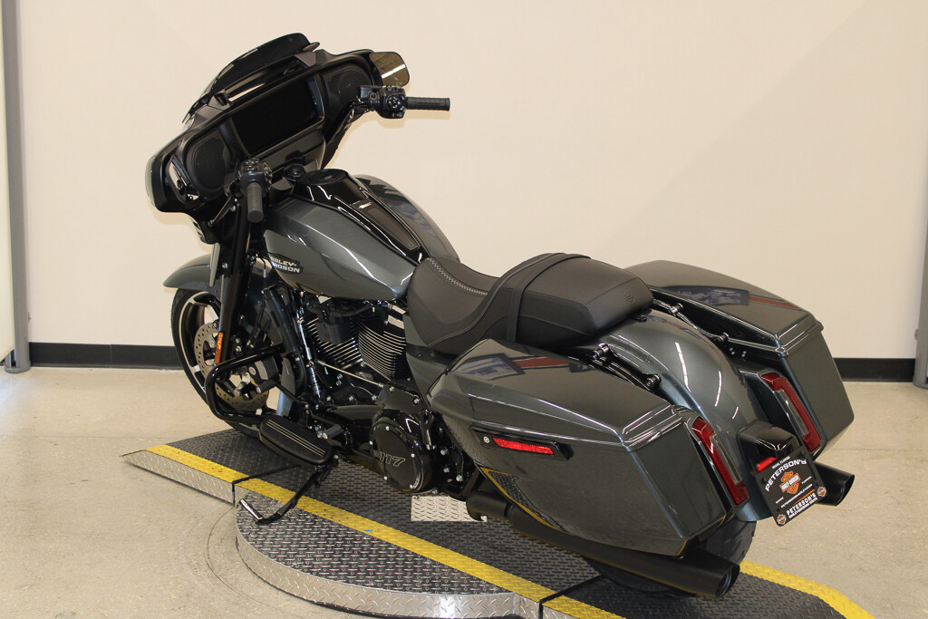 Street Glide®