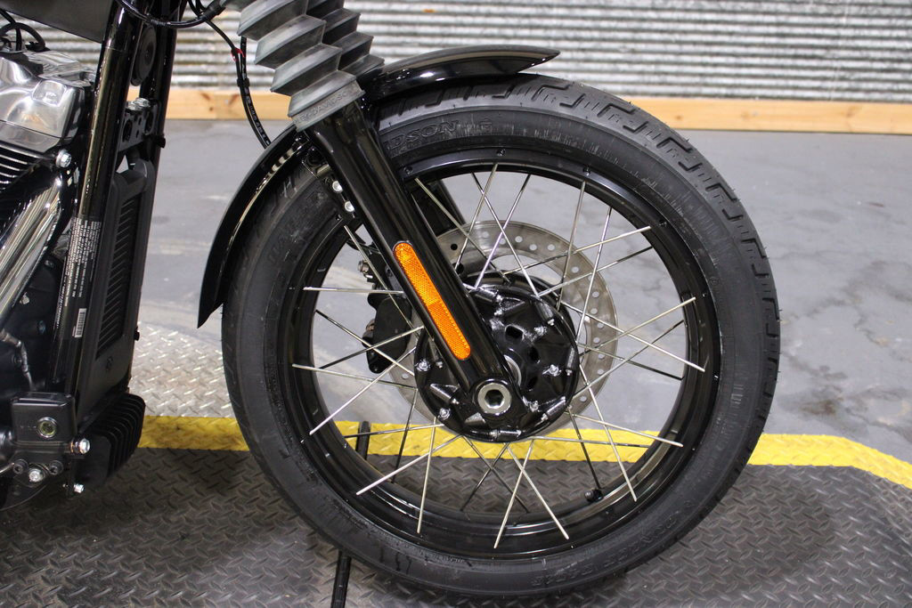Street Bob®