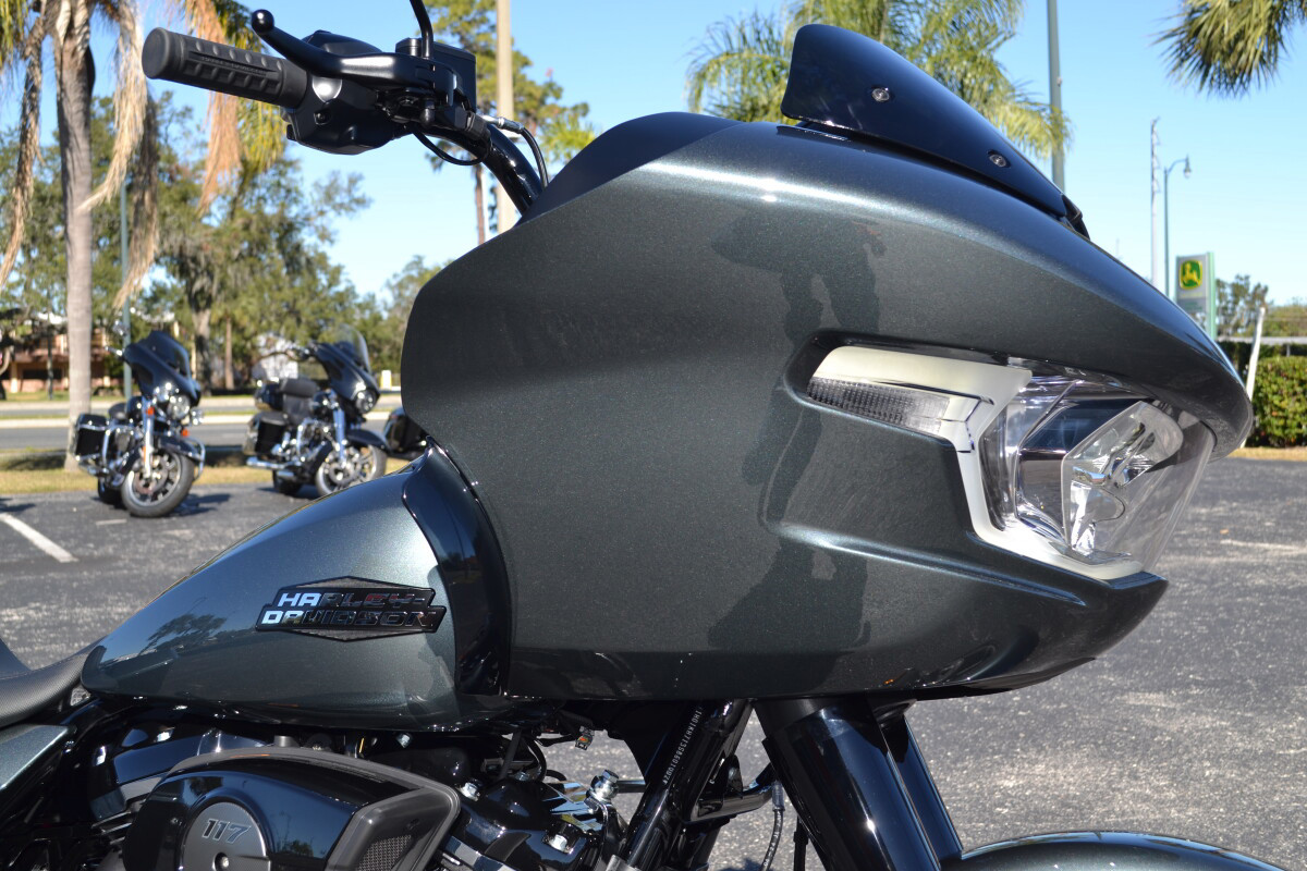 Road Glide®