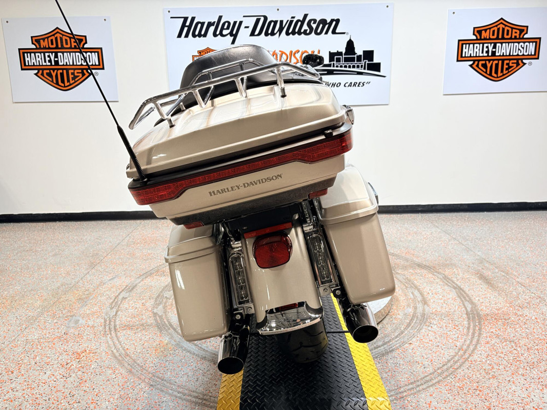 Road Glide® Ultra