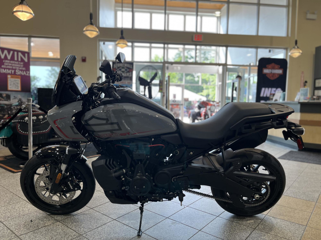 Pan America® 1250 ST