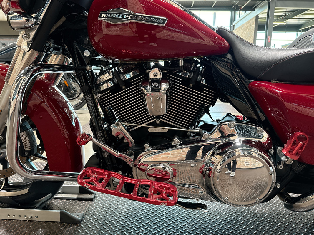Street Glide®