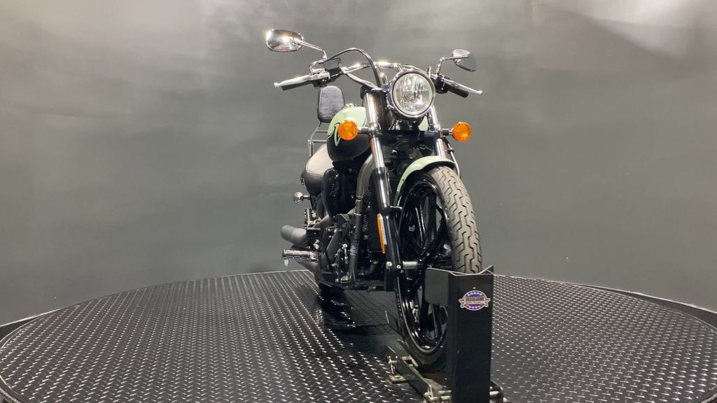 Vulcan 900 Custom