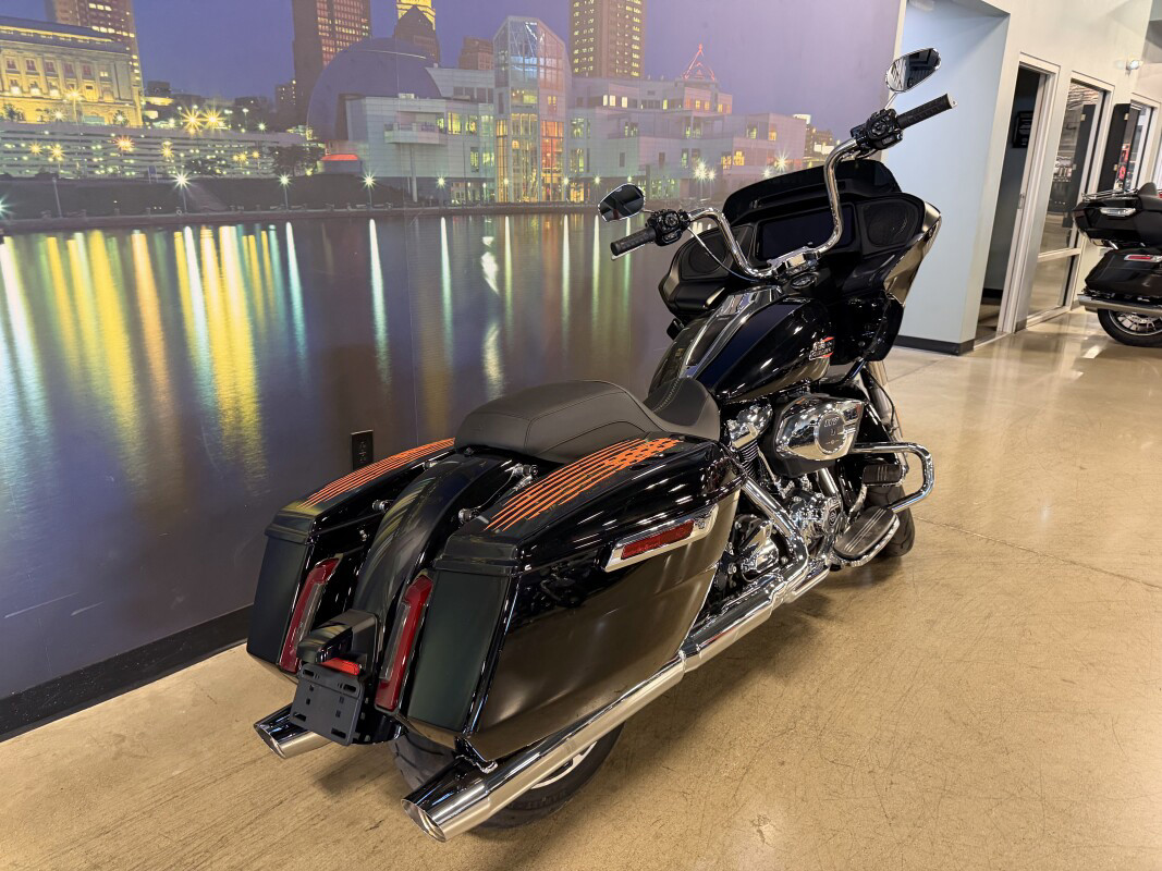 Road Glide®