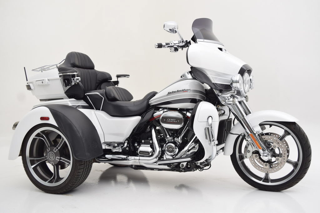 CVO Tri Glide® Ultra