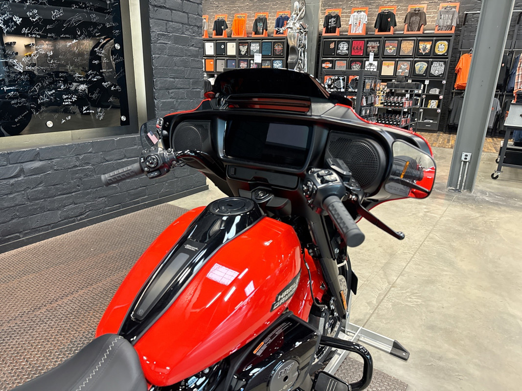 Street Glide®