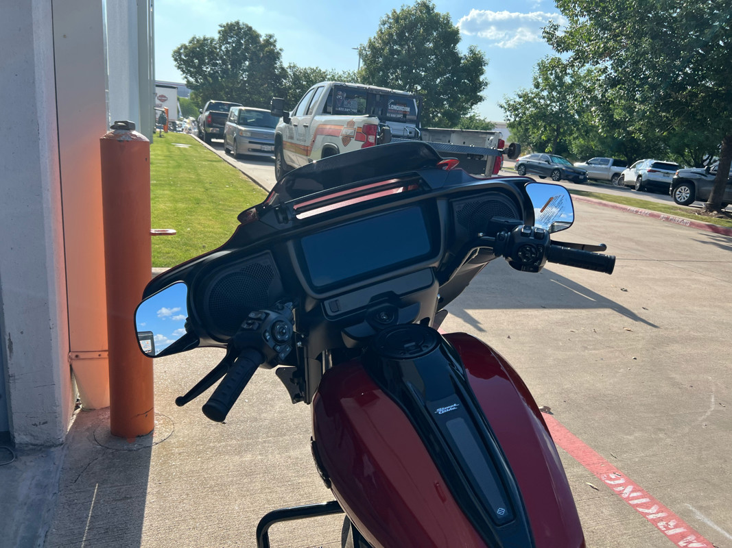 Street Glide®