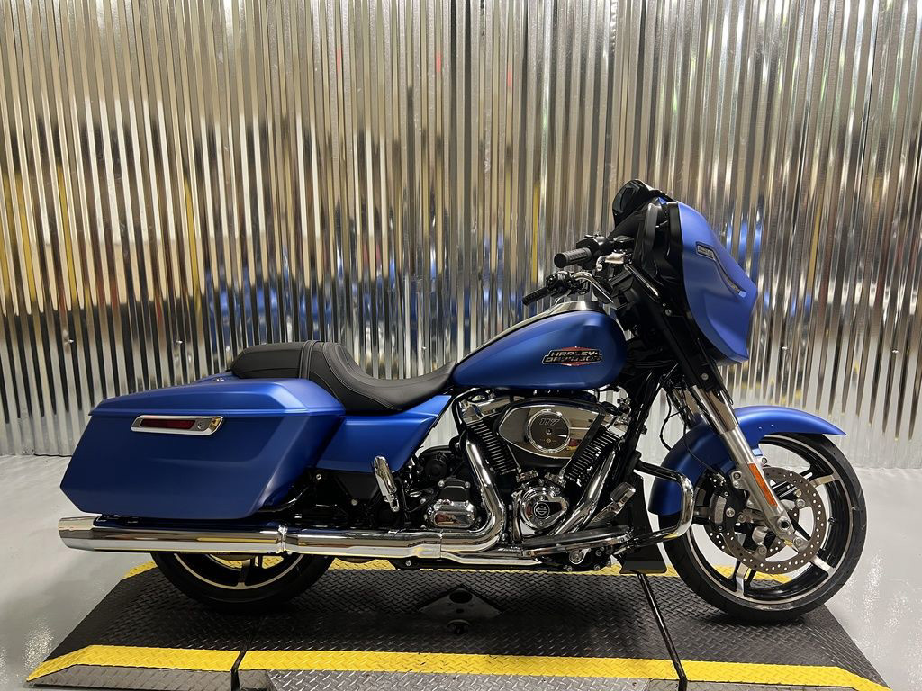 Street Glide®